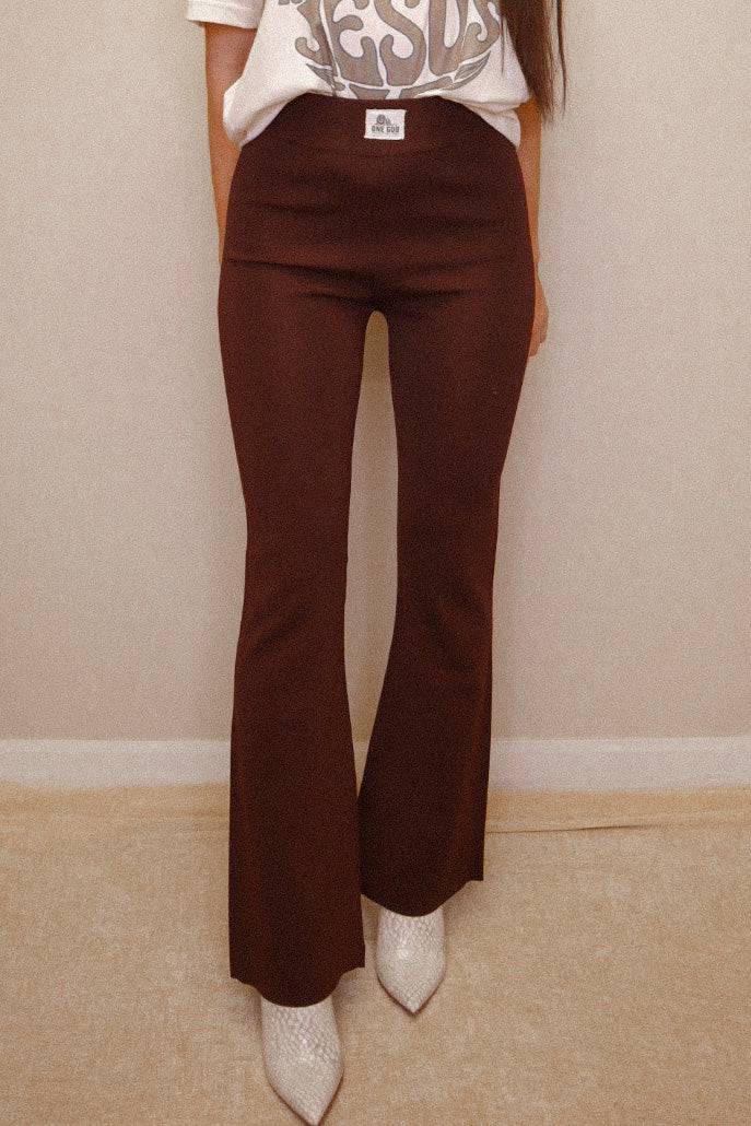 CHOCOLATE BROWN RIBBED FLARE PANTS
